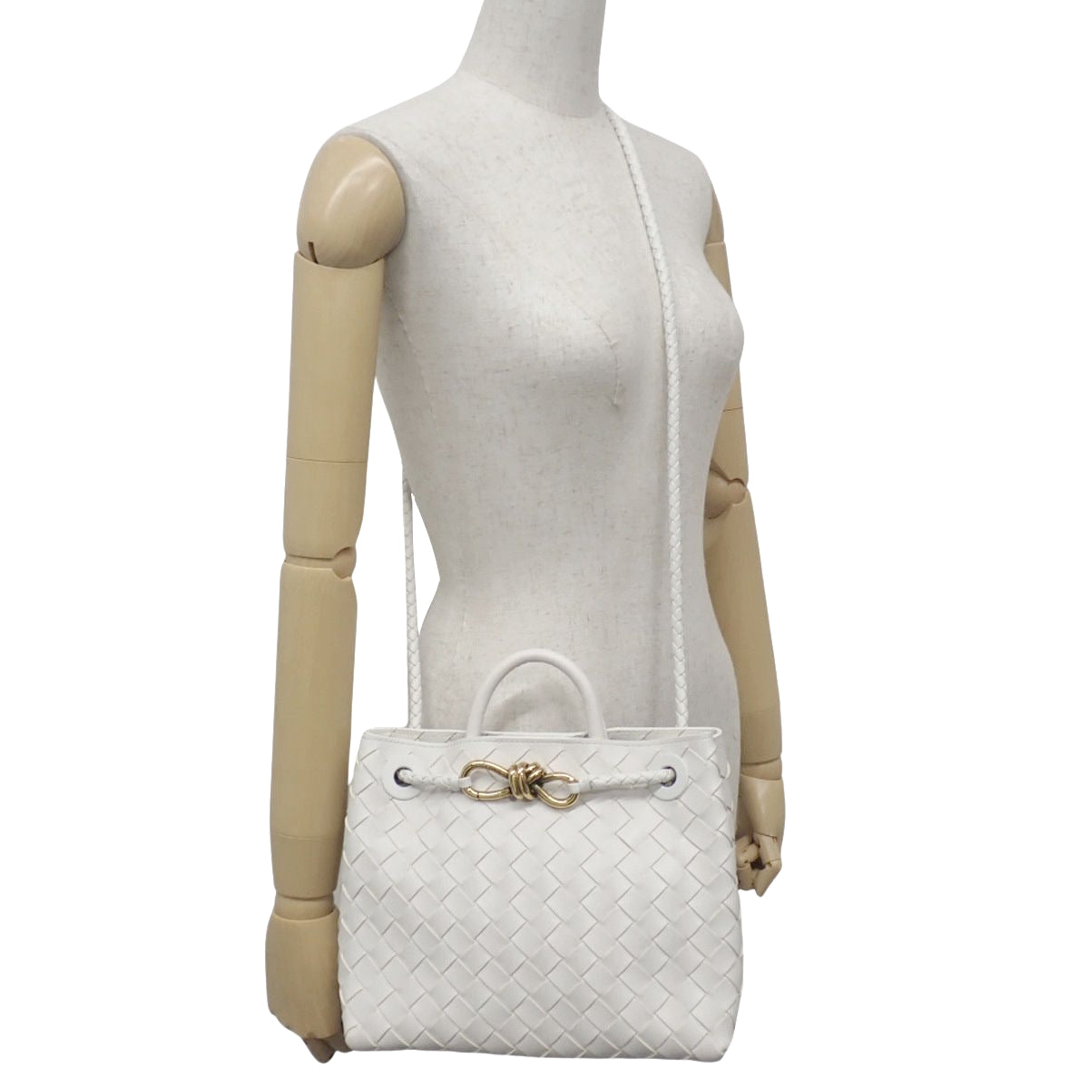 イントレチャート アンディアーモ レザー ホワイト 766014