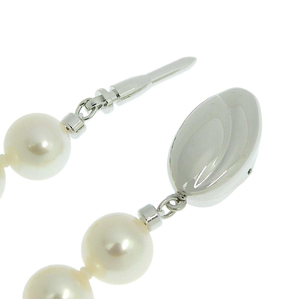 Akoya pearl necklace and earrings set in silver SV925