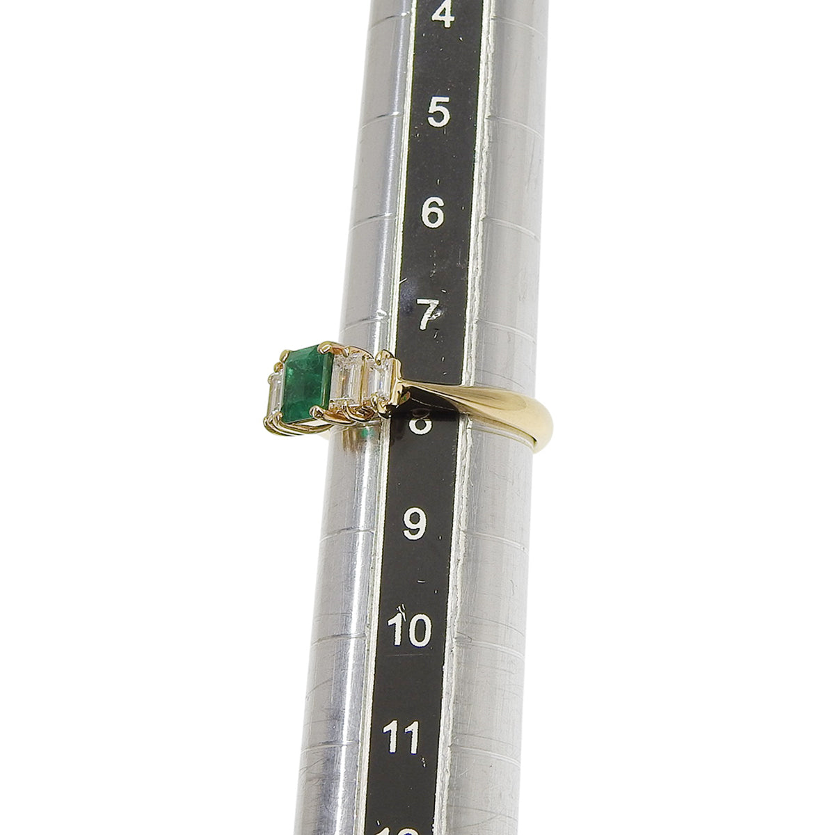 Emerald and diamond ring, E0.68/D0.54, 18K yellow gold, 3.9g