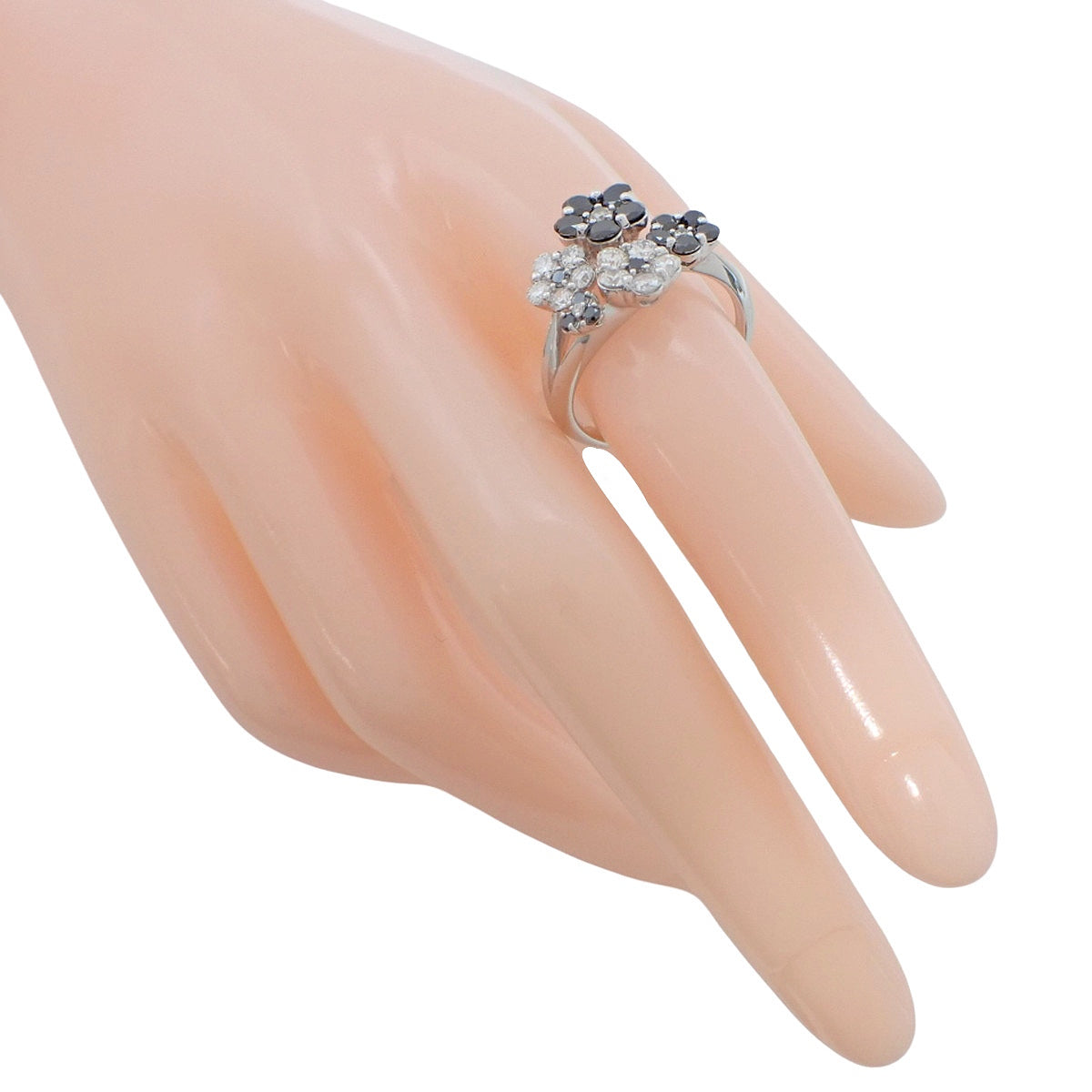 ブラックダイヤモンド フラワー リング BD1.00/D0.72 K18WG 16.5(56.5)号 7.3g