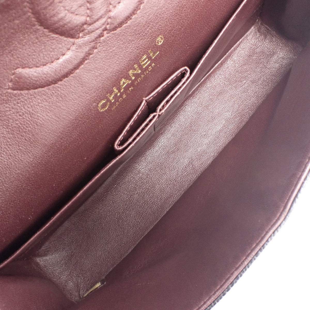 Matelasse Coco Mark W-Flap 25 链条肩背包，鱼子酱纹皮革，黑色 (A01112)