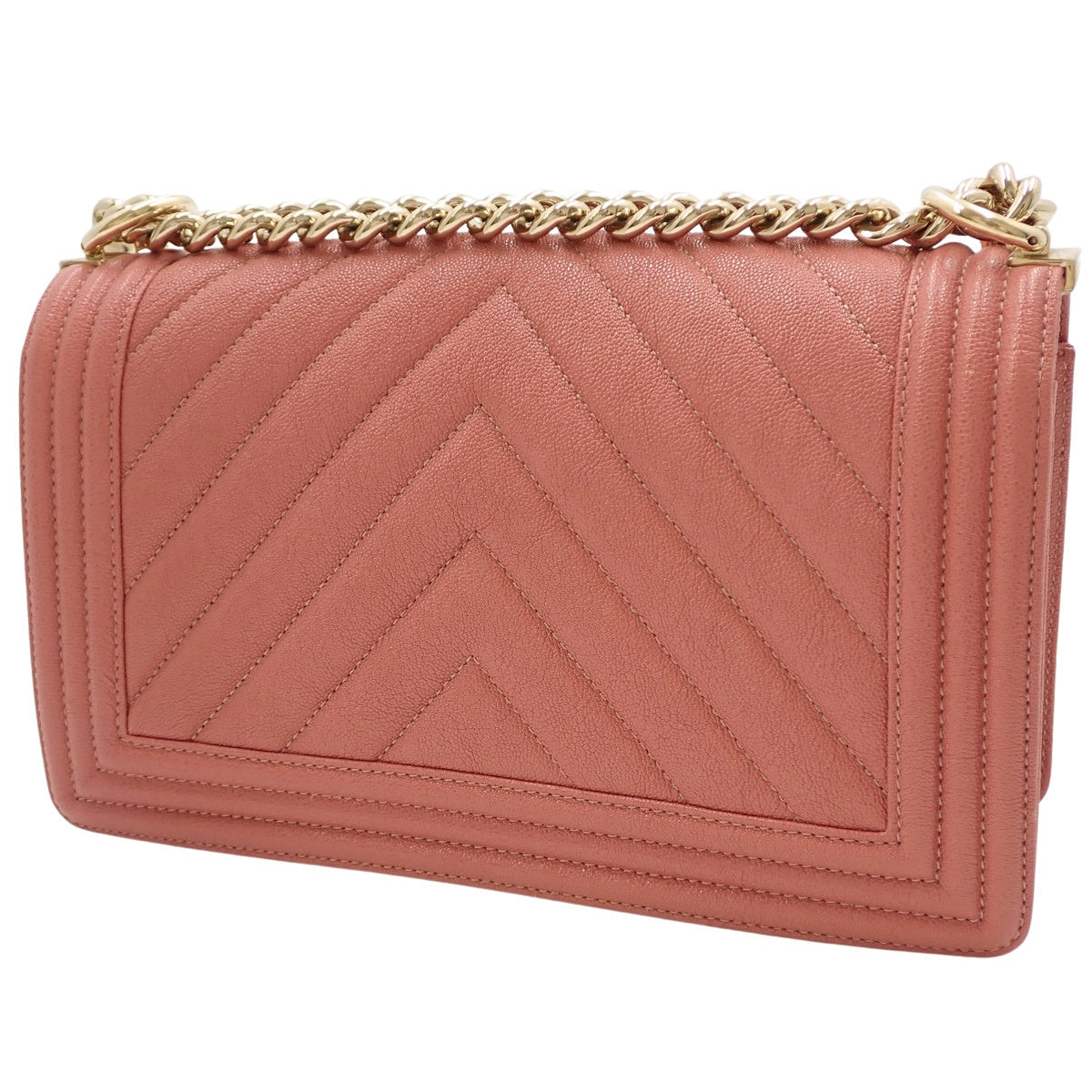 Boy Chanel 鱼子酱纹皮革 Chevron 链条肩背包，粉米色