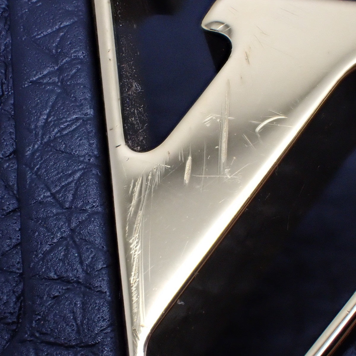 Capucines MINI Taurillon Leather Noir M56669