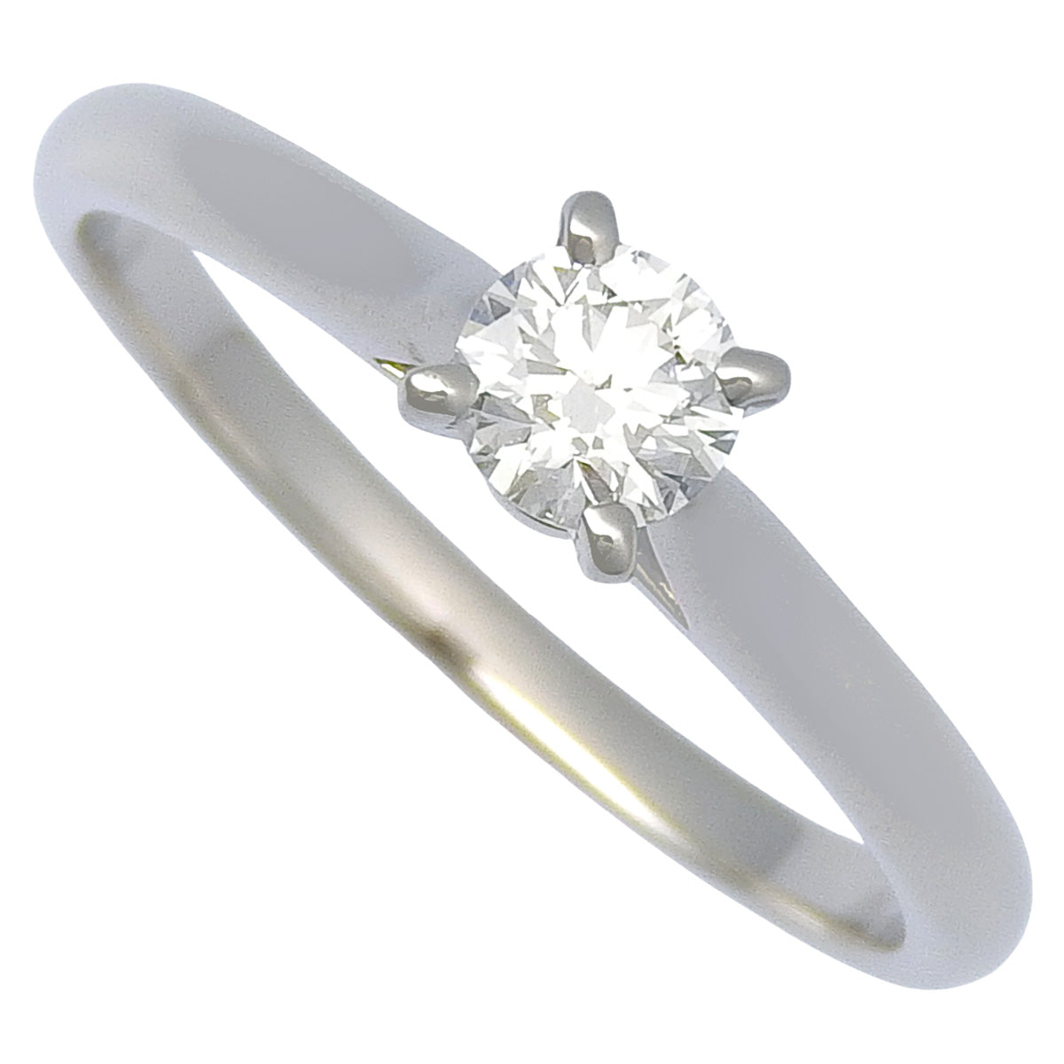 单钻戒指，钻石直径0.23克拉，铂金材质，Pt950，重2.5克