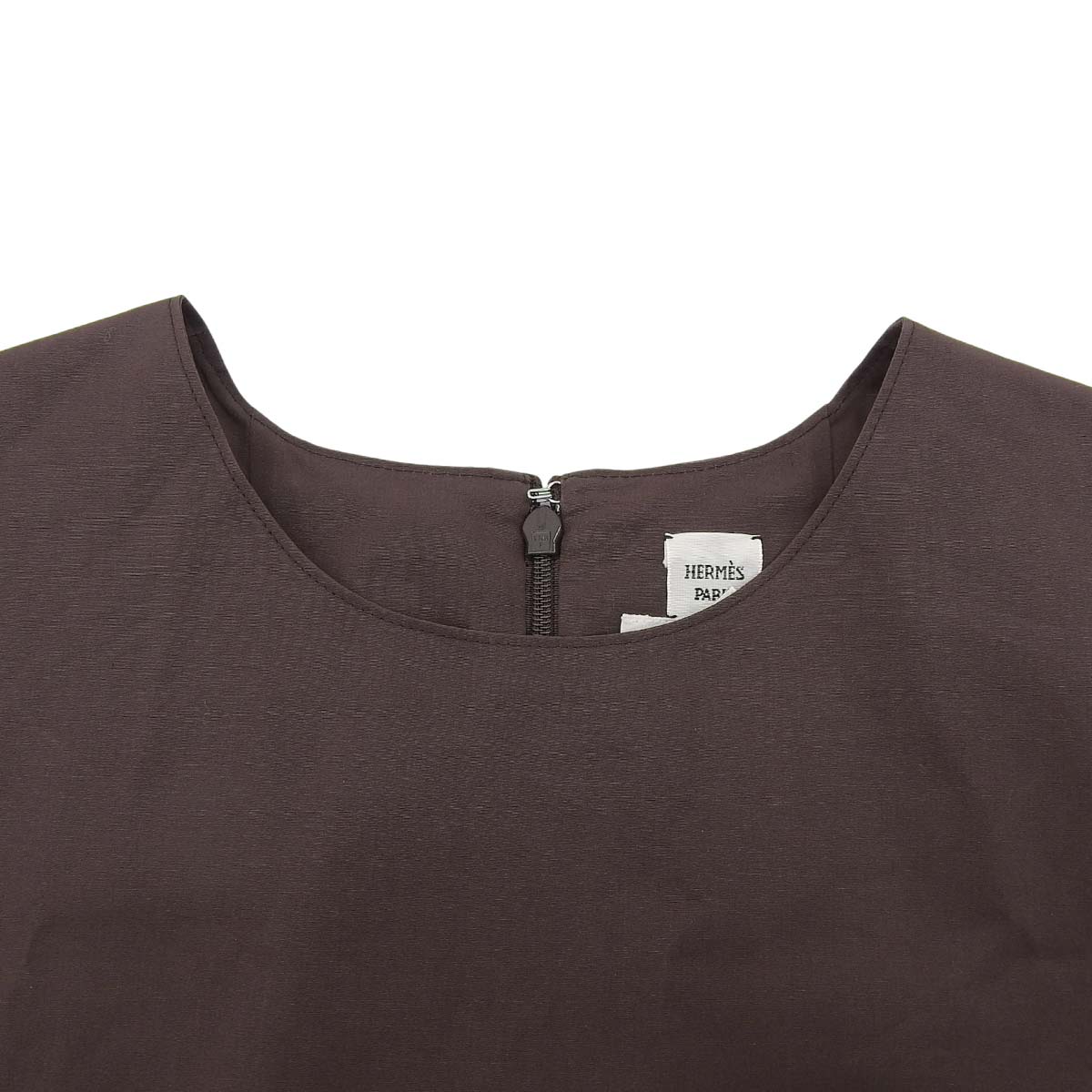 Sleeveless blouse 36