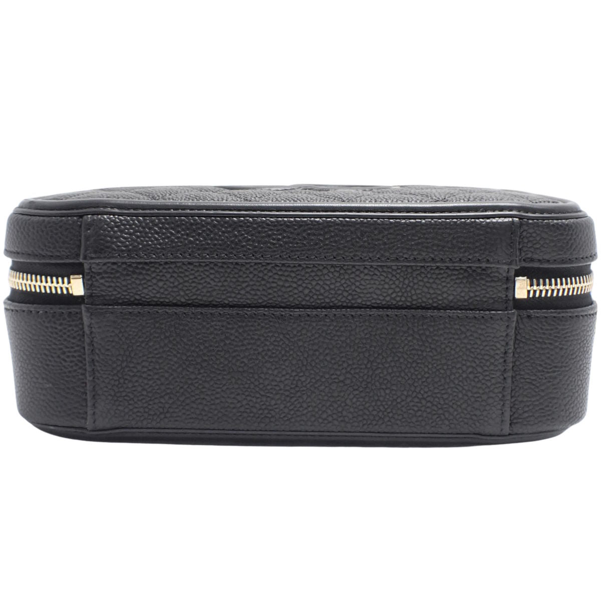 Matelasse CC Filigree 黑色鱼子酱皮革化妆包 A93344