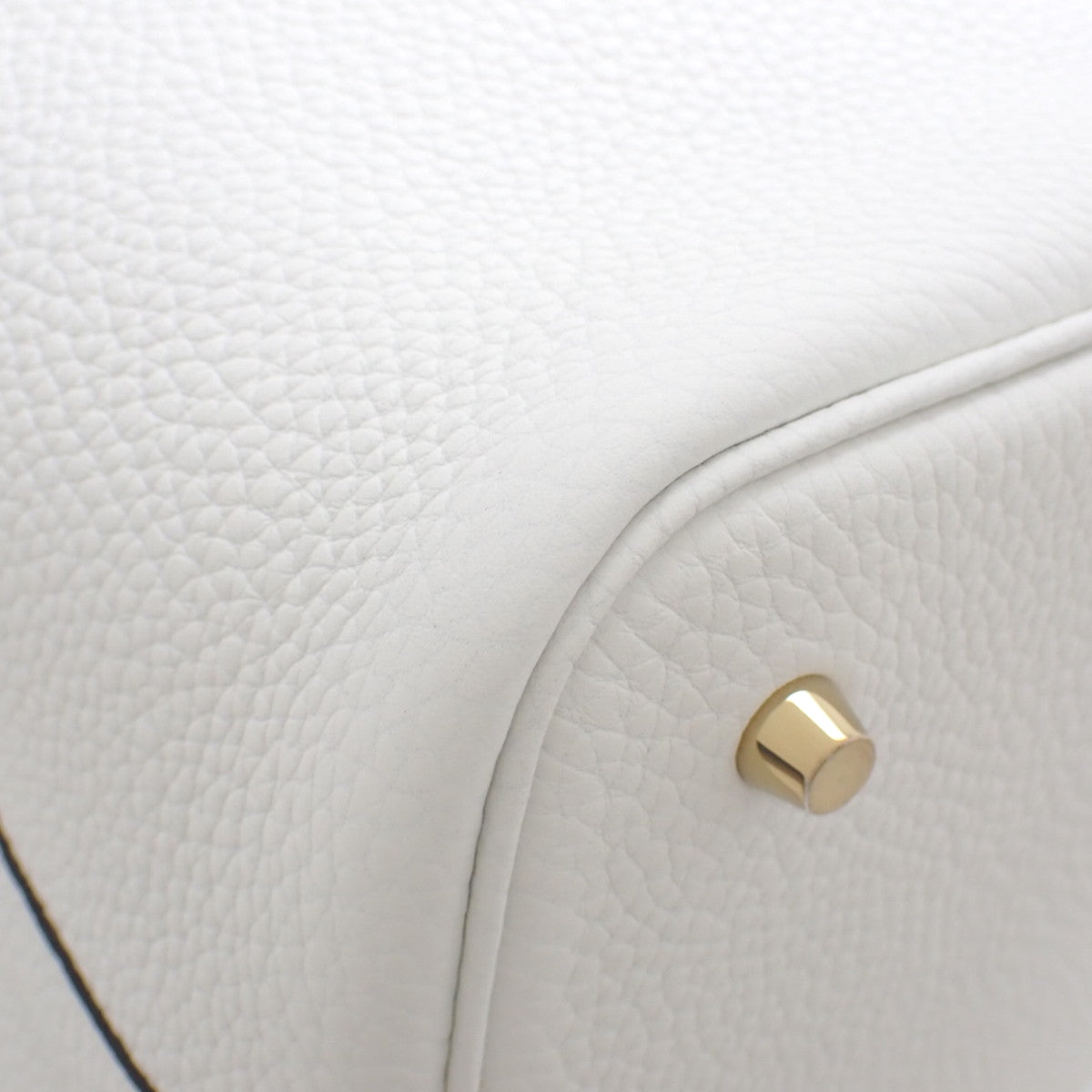 [Unused] Picotin Lock MM Taurillon Clemence New White Gold Hardware K Stamp