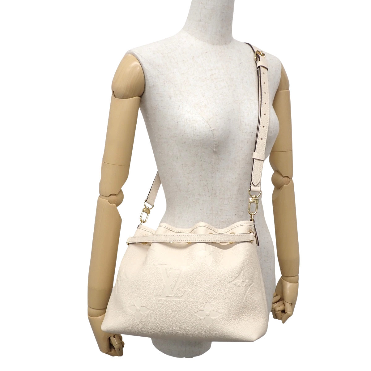 モノグラム・アンプラント LV バンドル クレーム M25452