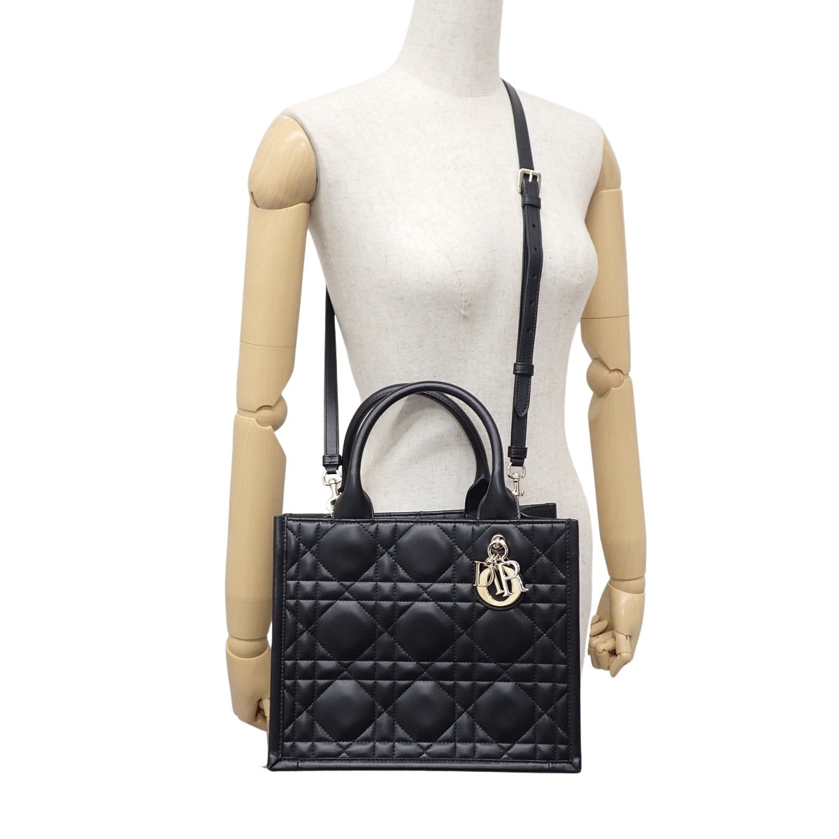 Macrocannage Book Tote, Small, Calfskin, Black, M1325OWHP_M900