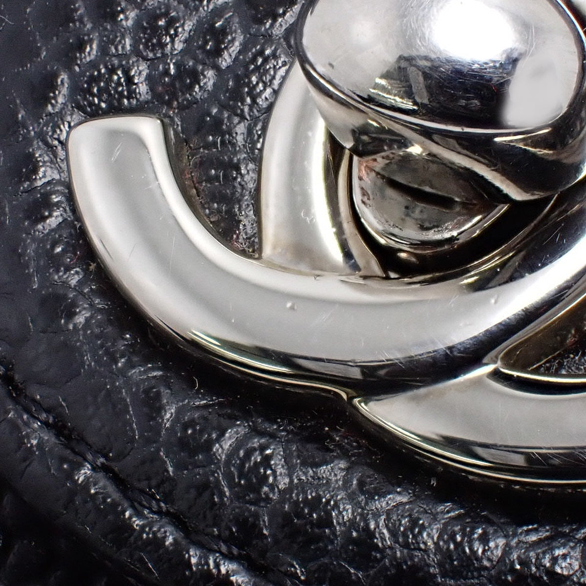 マトラッセ ココマーク チェーンショルダーバッグ キャビアスキン ブラック A01115