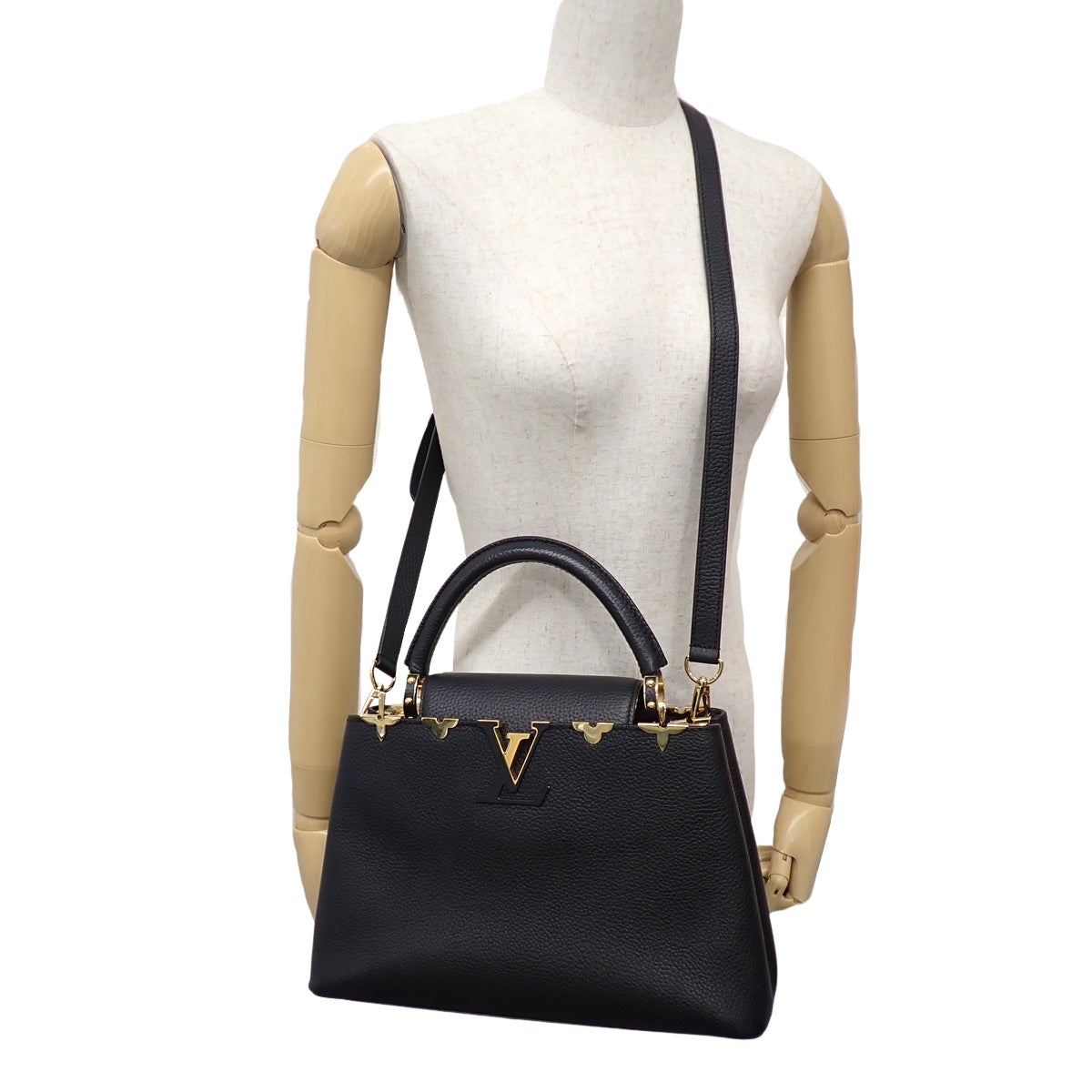 カプシーヌ MM トリヨンレザー ブラック M54663