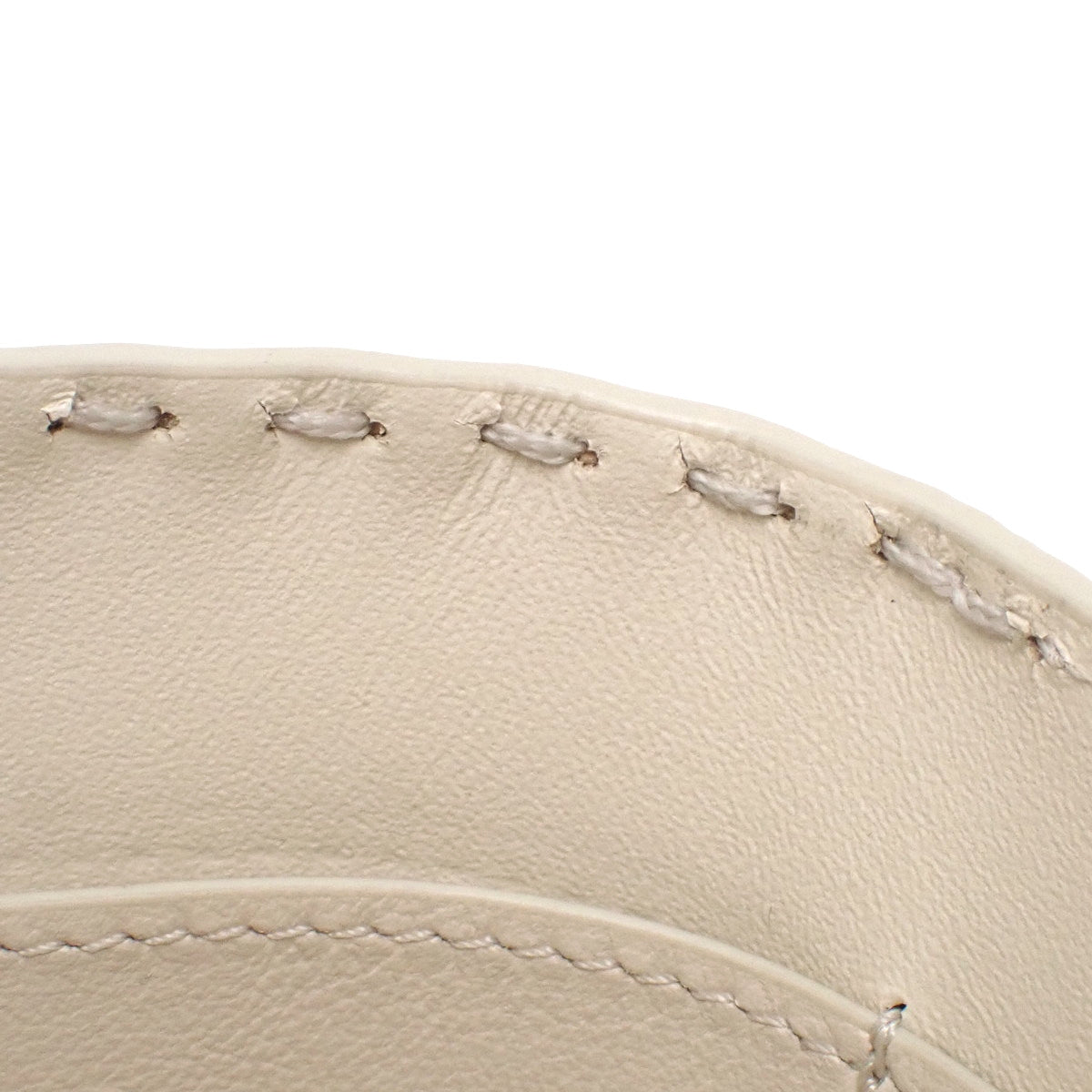 セレリア ピーカブー マイクロ 三つ折り財布 カーフ アイボリー ベージュ 8M0499