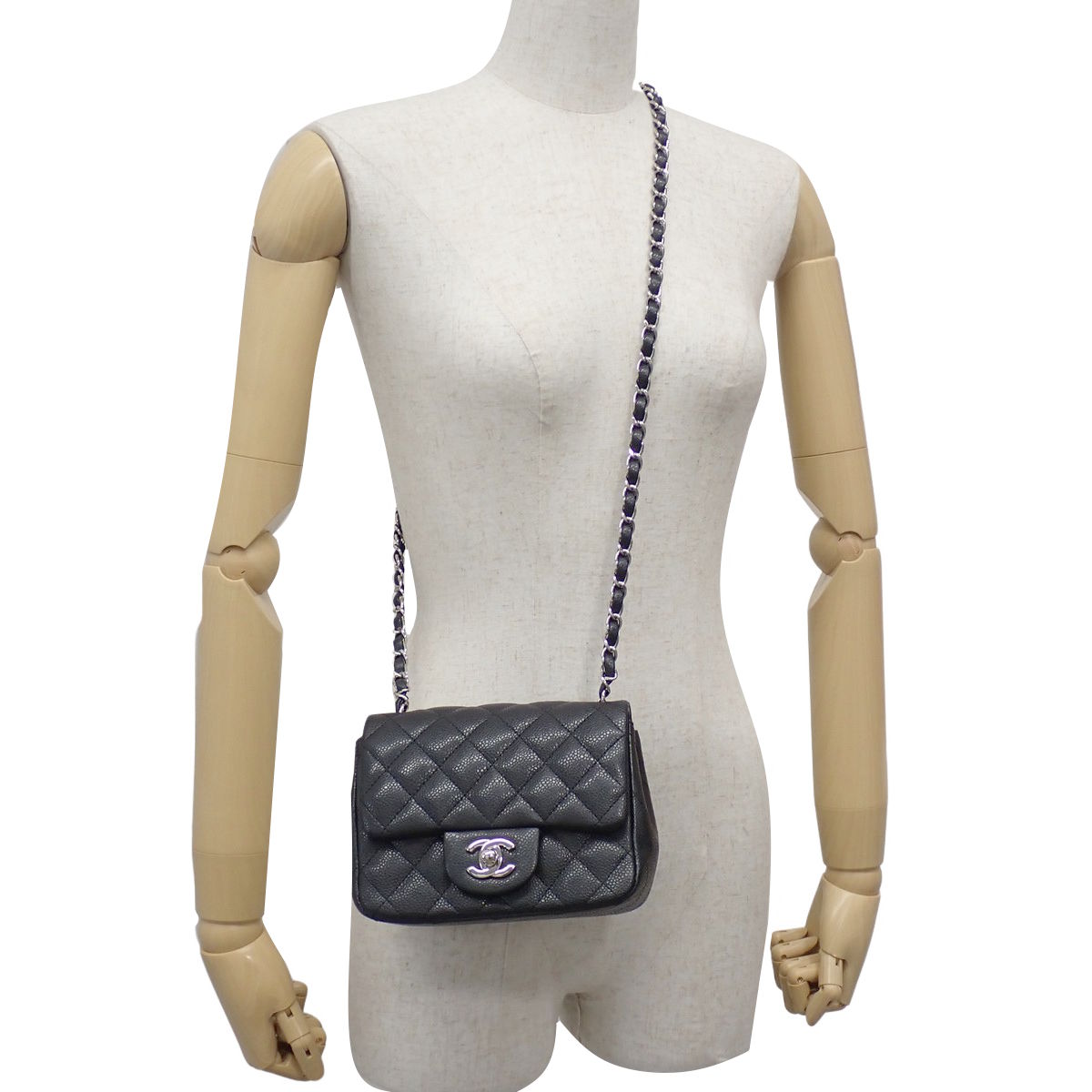 マトラッセ ココマーク チェーンショルダーバッグ キャビアスキン ブラック A35200