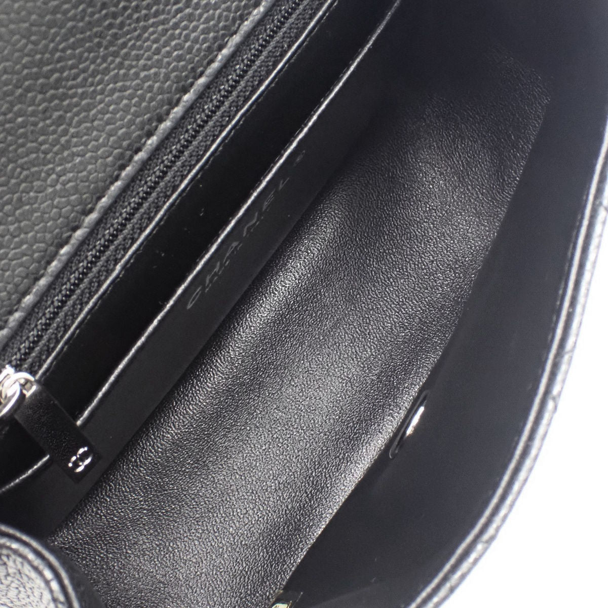 マトラッセ ココマーク チェーンショルダーバッグ キャビアスキン ブラック A35200