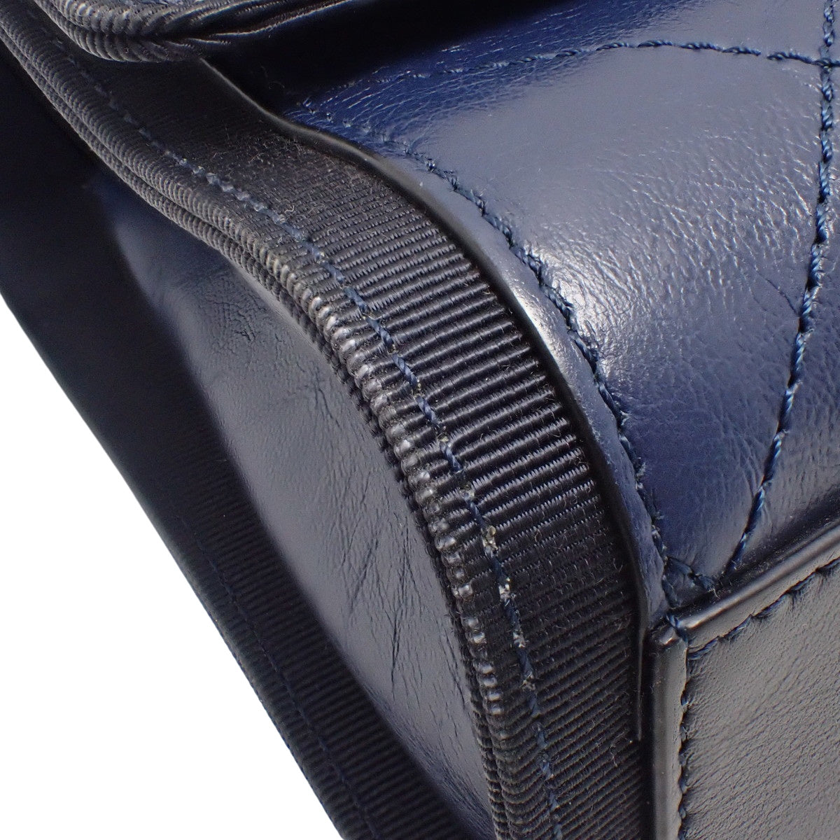 マトラッセ ココマーク チェーンショルダー レザー ネイビー