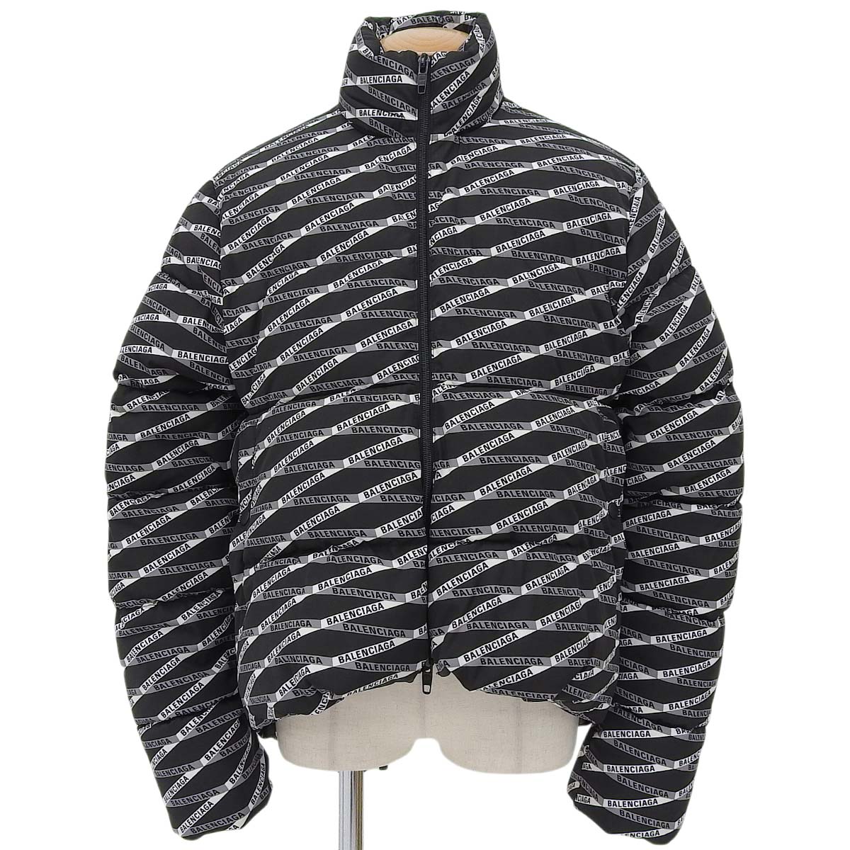 C字形全印花羽绒服 2019 44