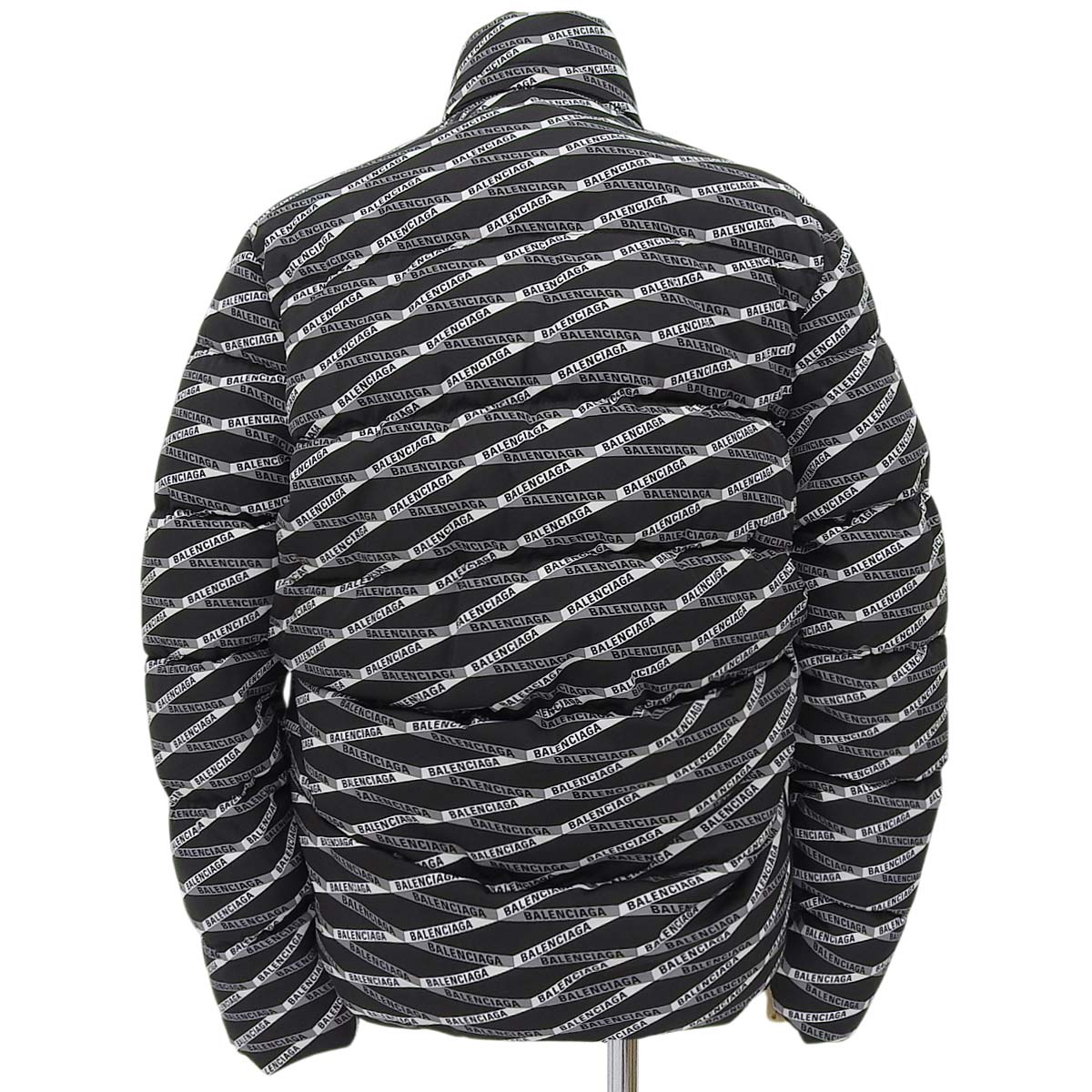 C字形全印花羽绒服 2019 44