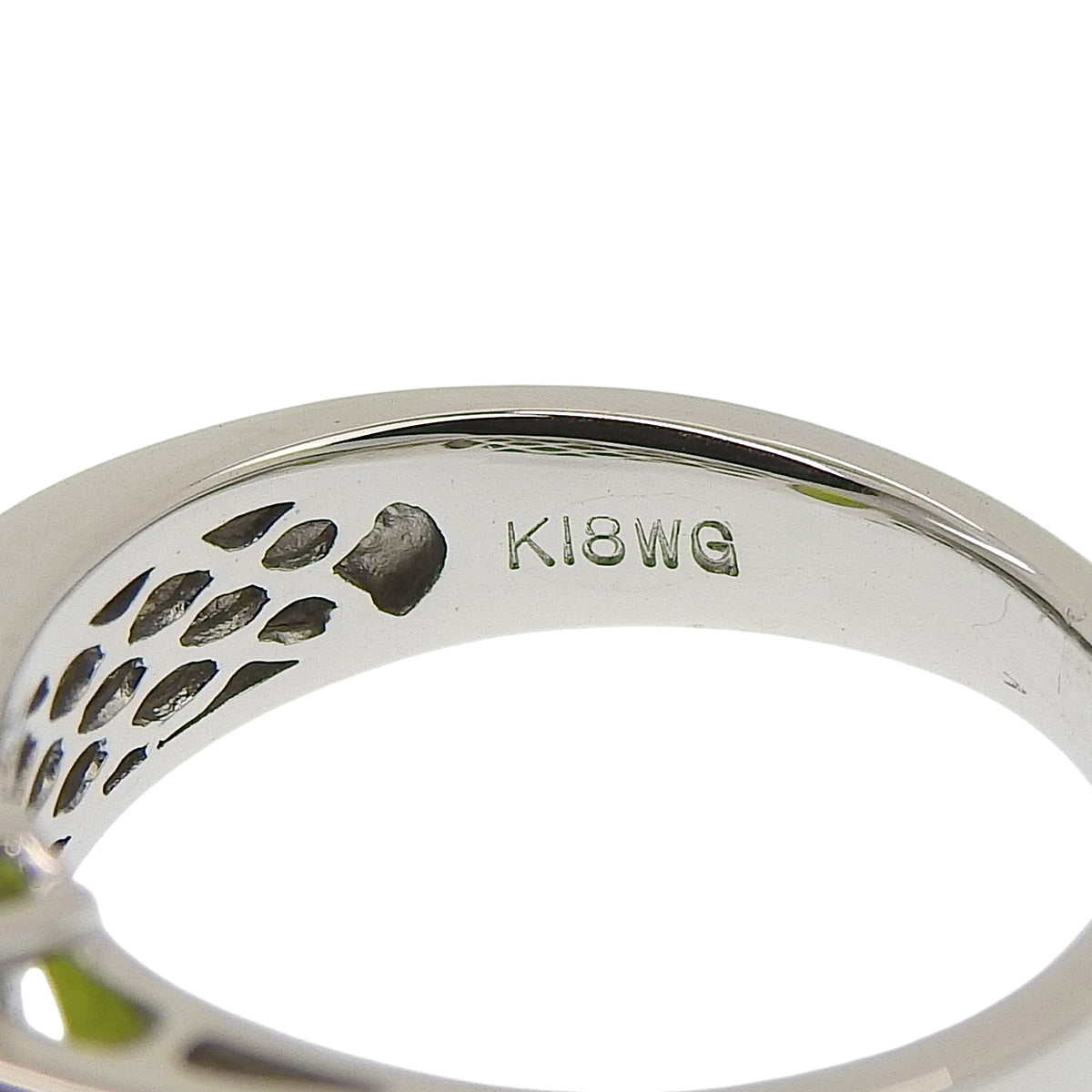 Peridot and Diamond Ring PR2.96/D0.26 White Gold K18WG 6.1g