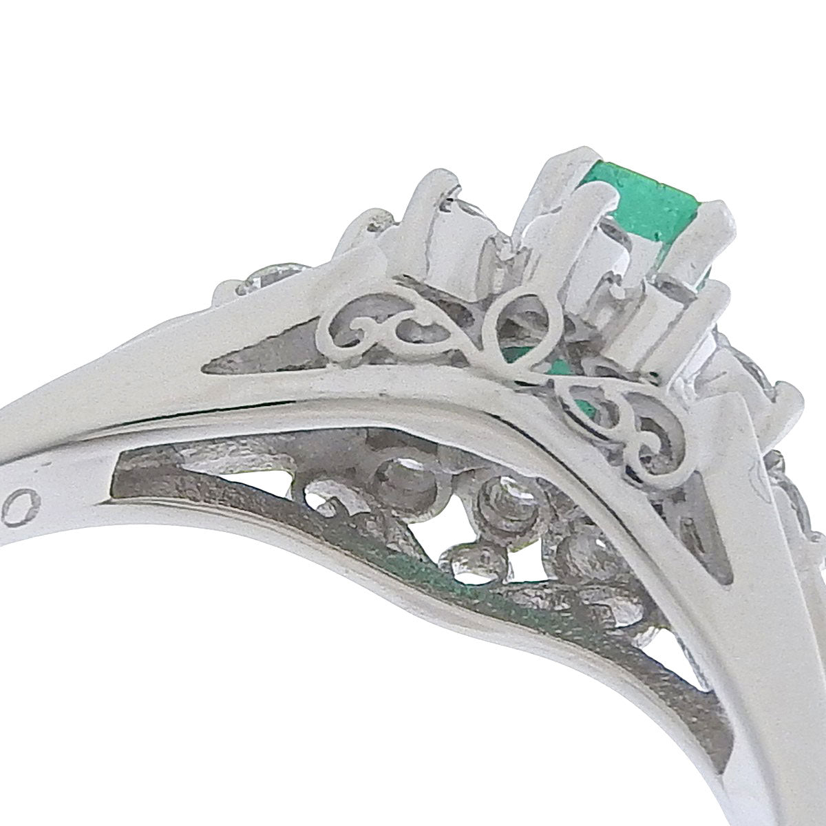 エメラルド ダイヤモンド リング E0.18/D0.24 プラチナ Pt900 4.3g