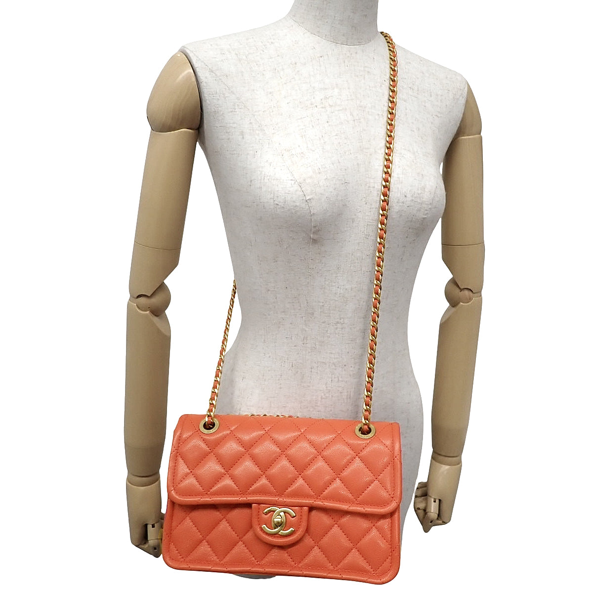 Matelasse Coco Mark Chain Shoulder Bag in Caviar Skin, Coral Pink