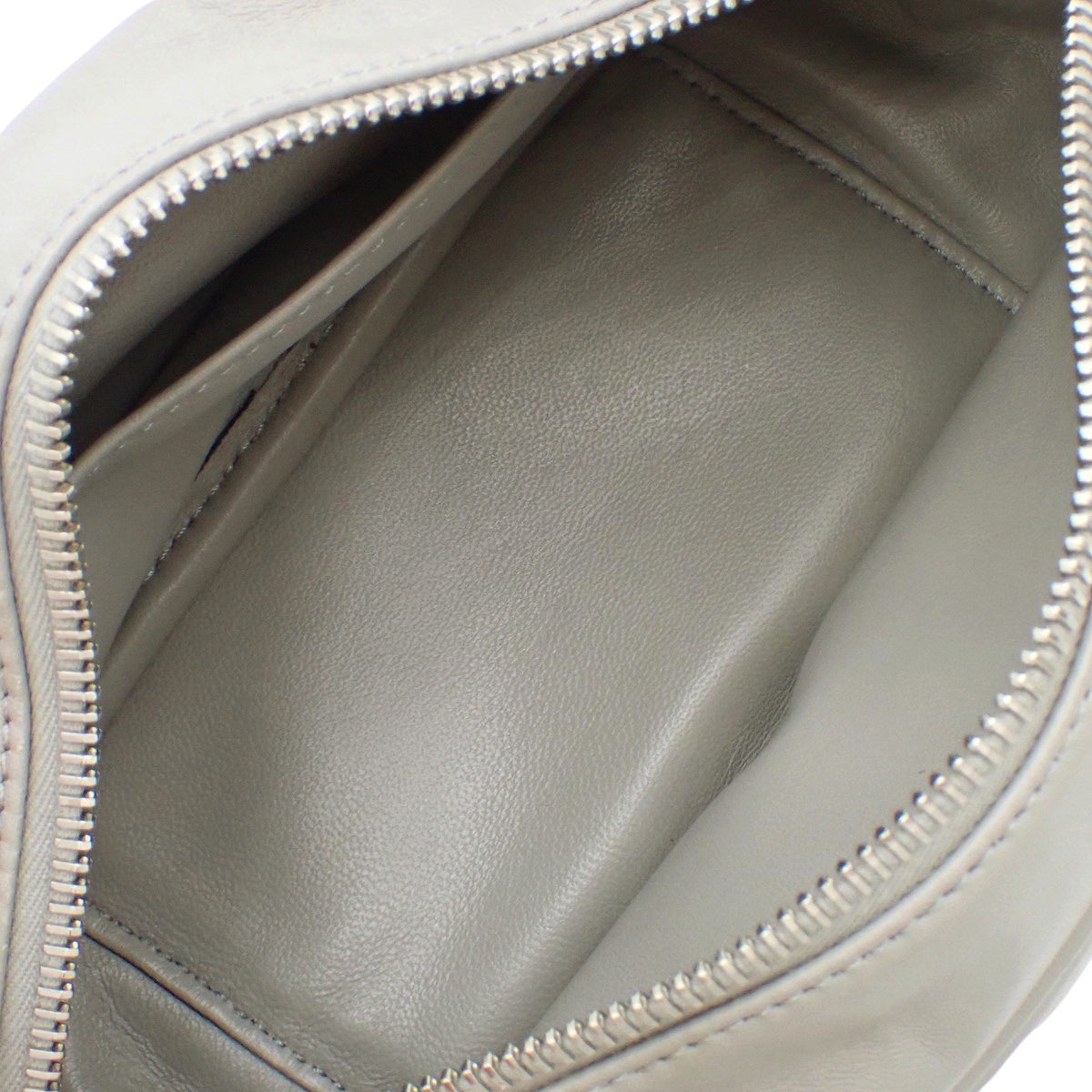 Vロゴ ハンドバッグ レザー グレー