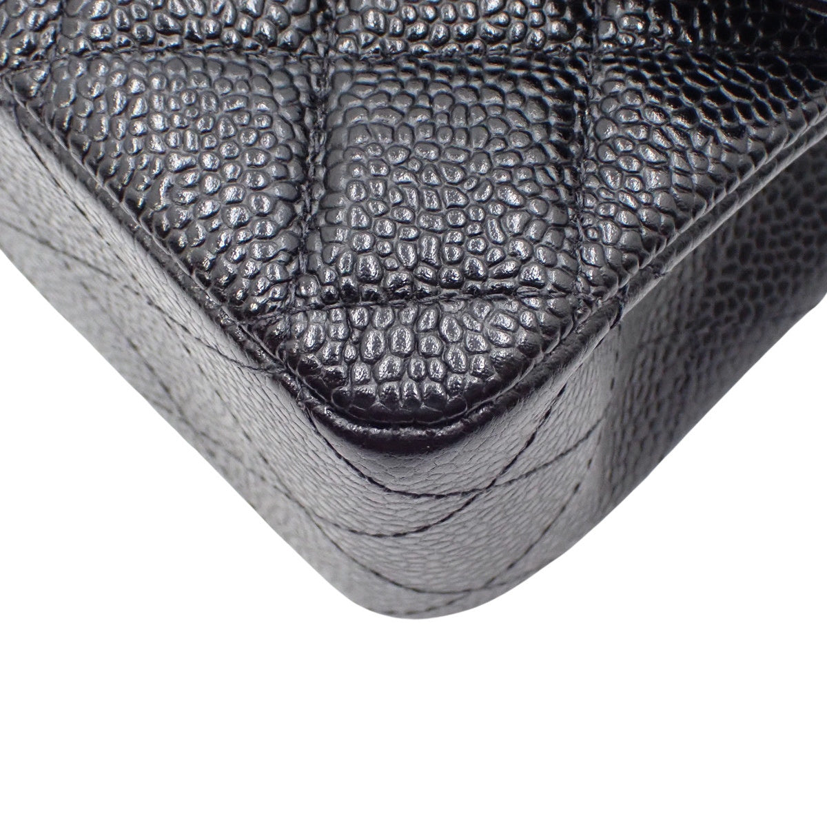 黑色鱼子酱纹Matelasse经典手提包 A01112