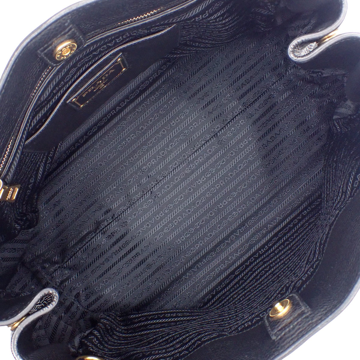 2 路包皮革 Vitello Dino NERO Nero BN2545