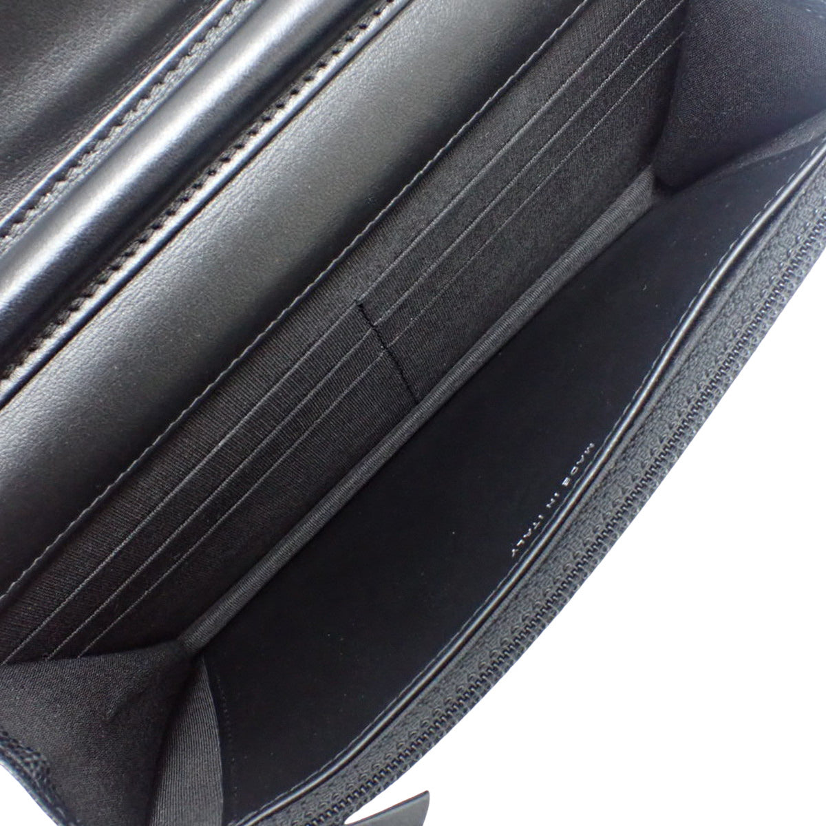 Boy Chanel Coco Mark 黑色鱼子酱皮链条钱包