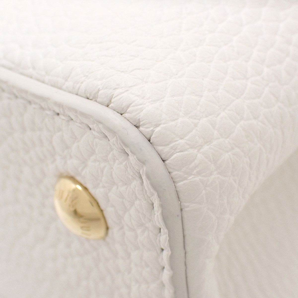 我的 Capucines Taurillon 皮革雪地 M24802