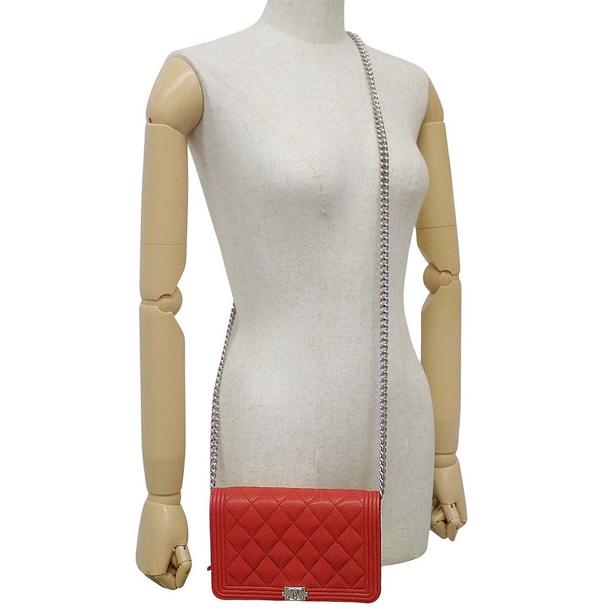 ボーイシャネル ココマーク チェーンウォレット キャビアスキン レッド