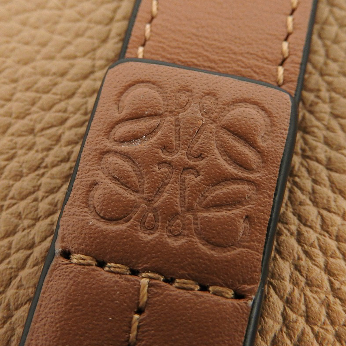 Trifold Wallet in Soft Grain Calfskin Toffee Tan C660TR2X03 0608