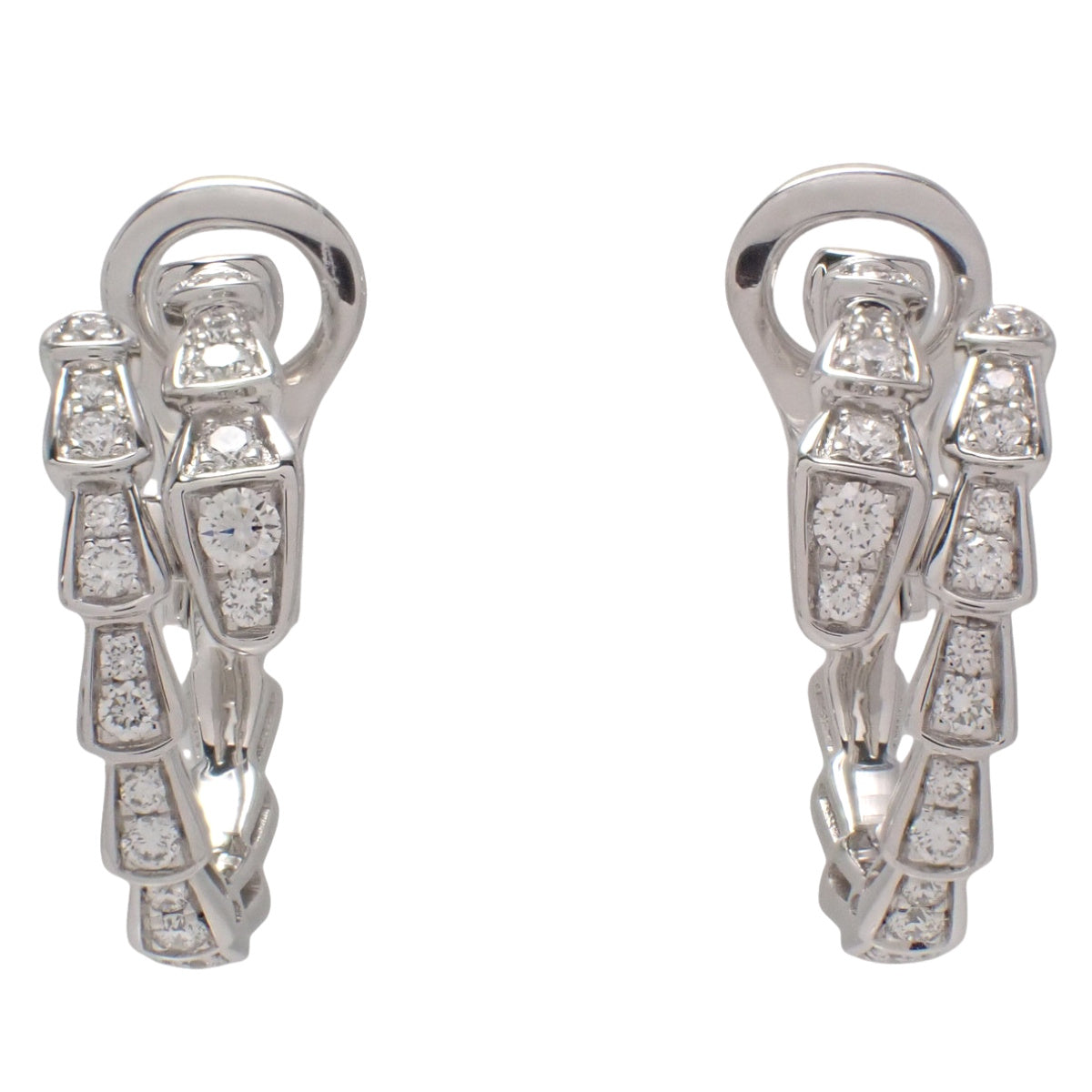 Serpenti Viper 钻石耳环，18K 白金材质，重 8.1 克