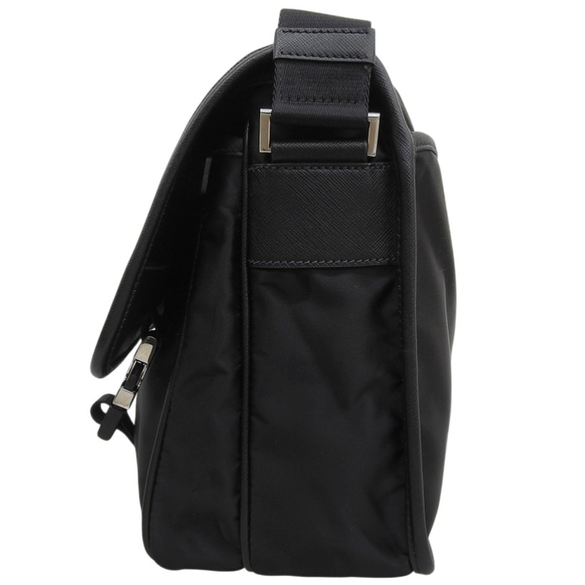 メッセンジャーバッグ ナイロン ブラック 2VD768