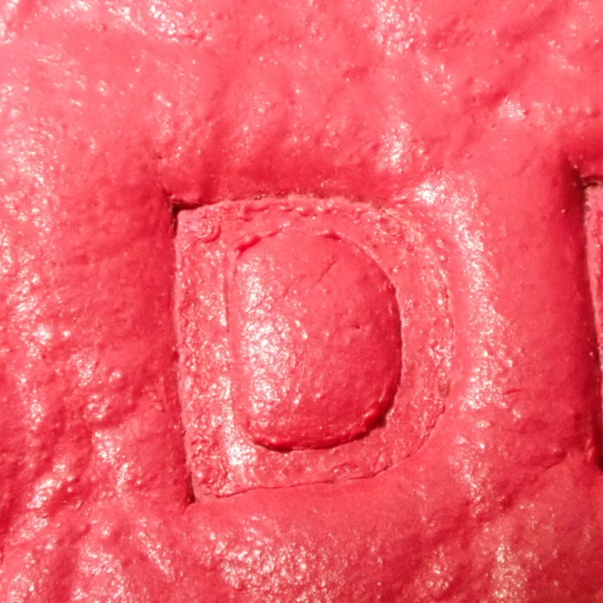 Picotin Lock Casaque PM，Taurillon Clemence 皮革，Rose Extreme，Blue Nuit，金色五金配件，D 印章。