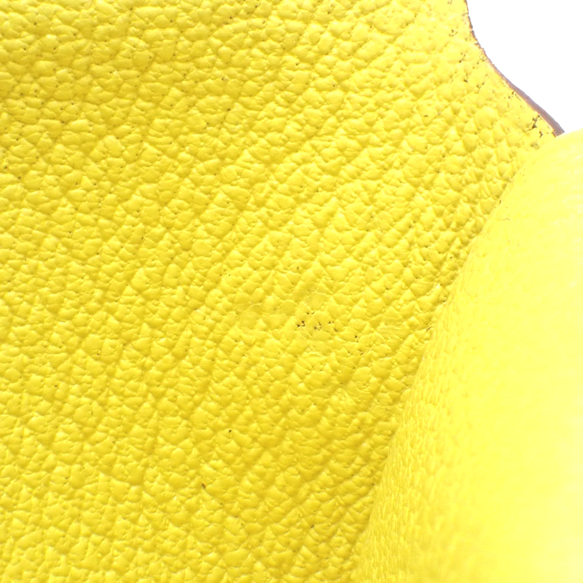 Calvi Duo 山羊奶酪青柠味，银色五金件，Z 字印章