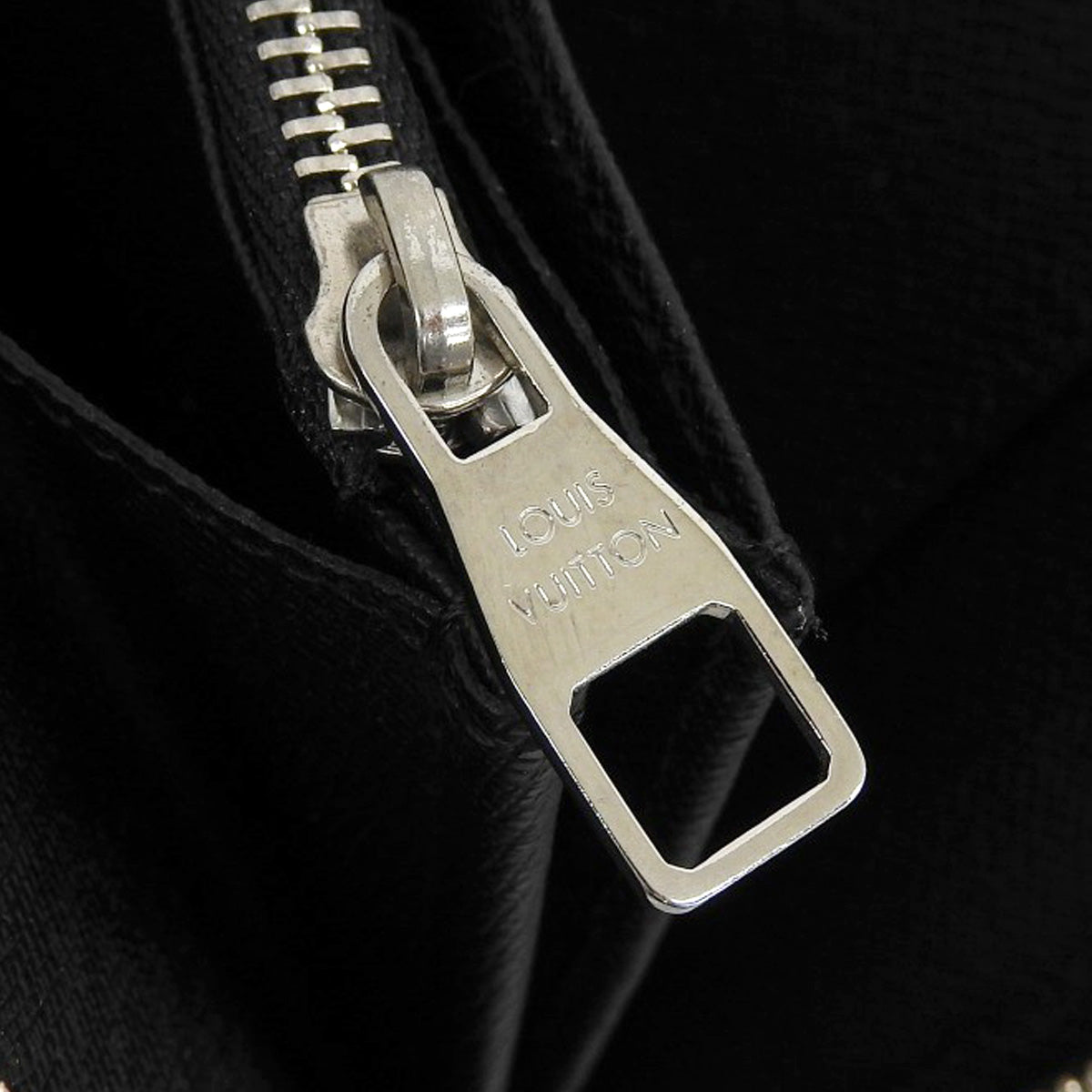 ダミエ・グラフィット ジッピー・オーガナイザー N63077