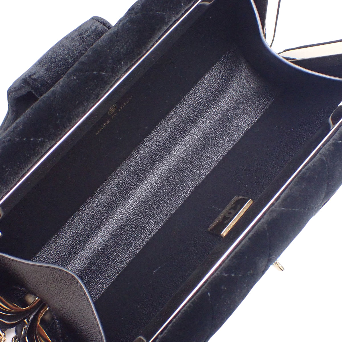 黑色天鹅绒绗缝晚宴包