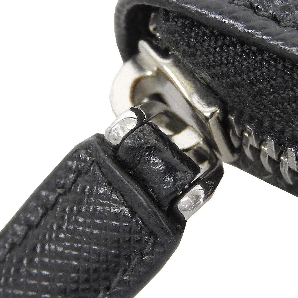 圆形拉链钱包，Saffiano皮革，黑色