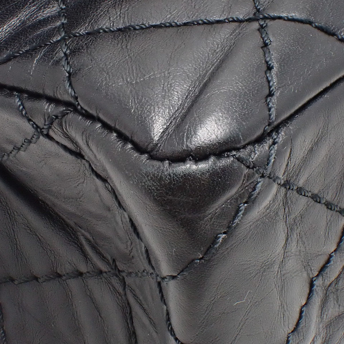 2.55 マトラッセ Wフラップ ショルダーバッグ ブラック エイジドカーフスキン A37587