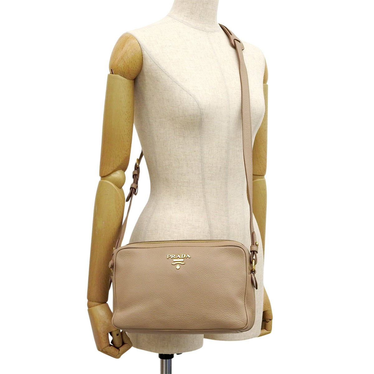 Beige leather shoulder bag 1BH079