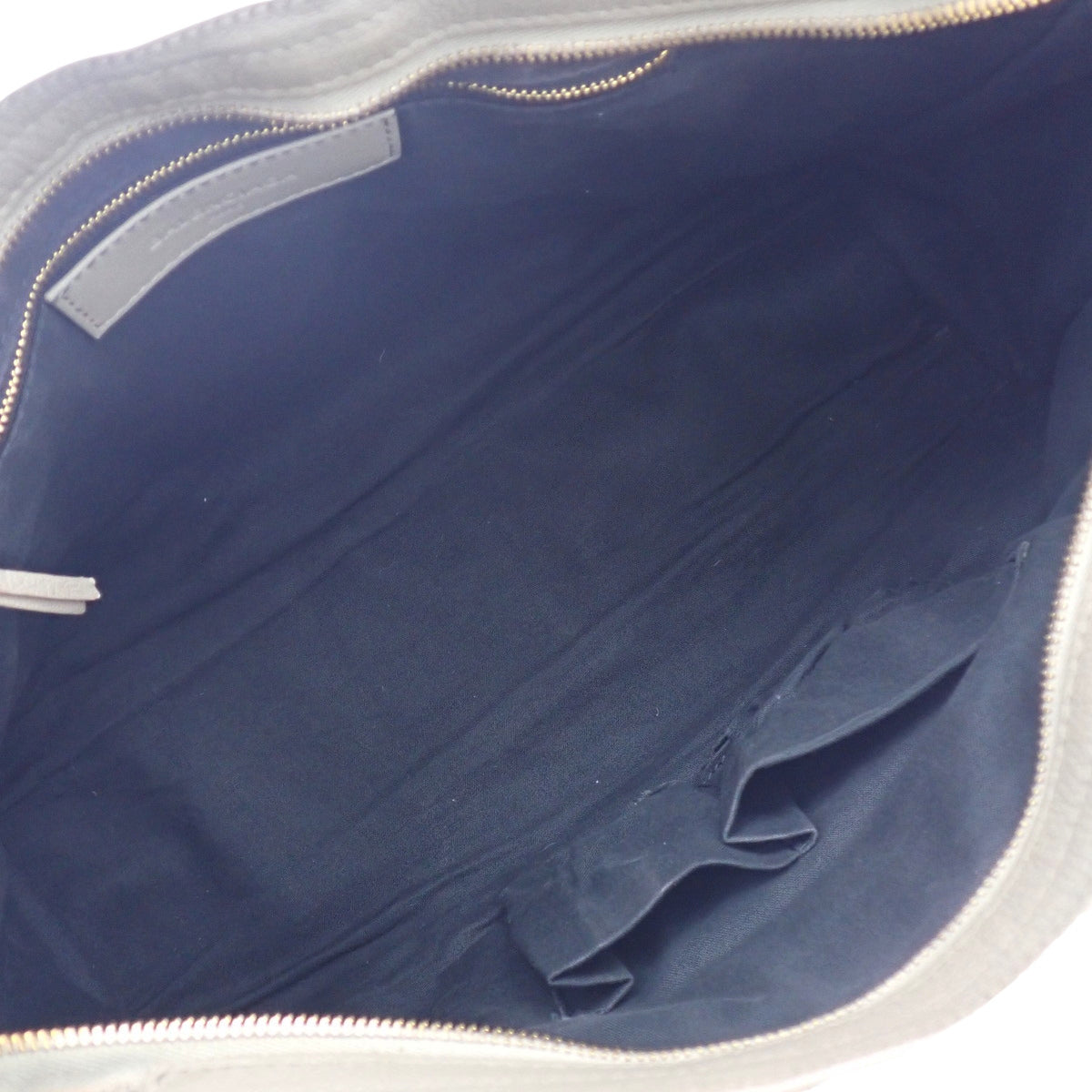 クラシック メタリック エッジ シティ レザー グレージュ 390154