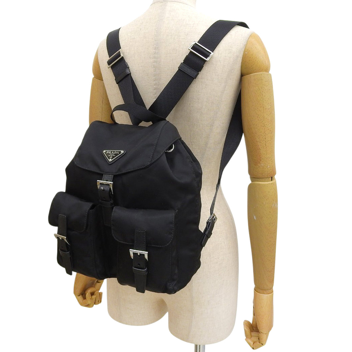 Re-Nylon バックパック ナイロン サフィアーノレザー ブラック 1BZ677