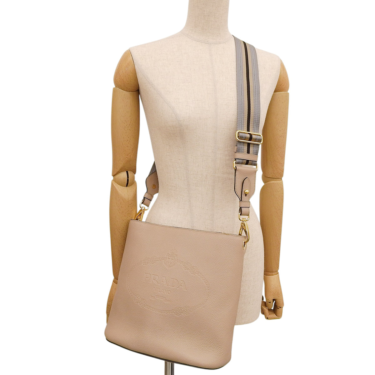 BUCKET BAG VITELLO PHENIX CAMEO 1BE057