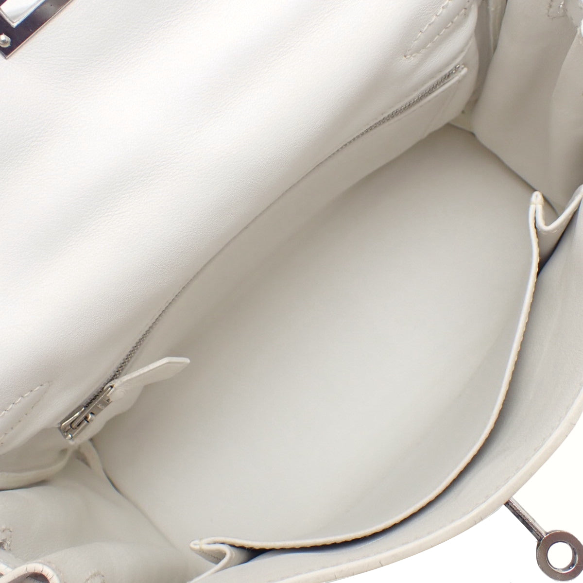 Kelly 25（内缝线）Vaux Swift 皮革，钯金配件，白色，银色配件，K 字印记