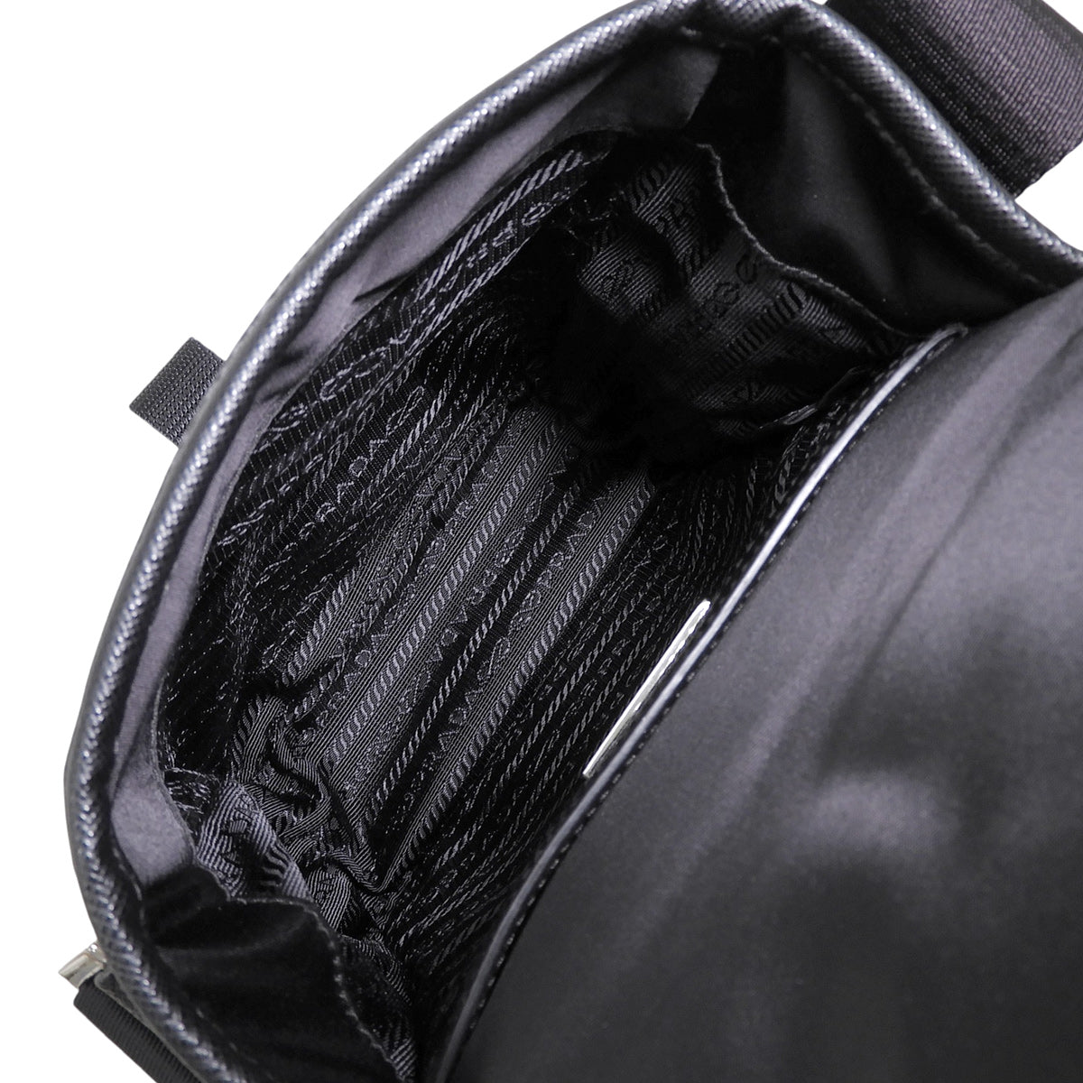 Re-Nylon ショルダーバッグ ナイロン サフィアーノレザー NERO ネロ 2VD028