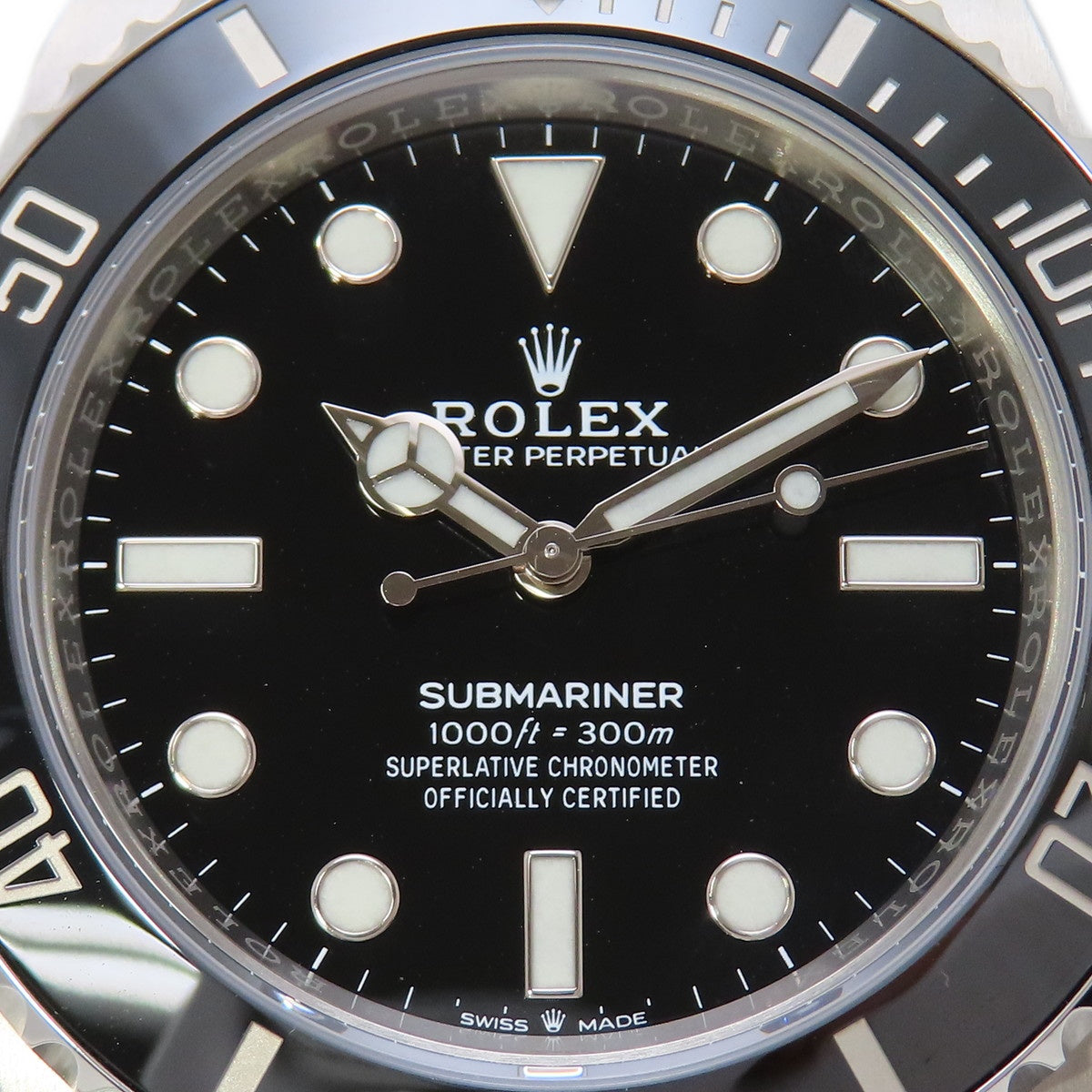 Submariner 124060 SS Random Serial Black Manual Winding Men's