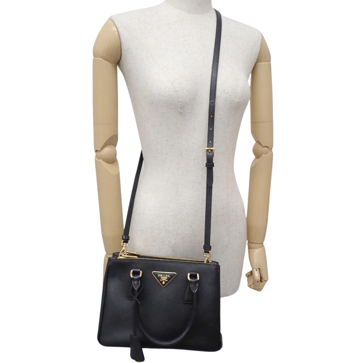 Galleria 小号手袋 Saffiano 皮革 SAFFIANO LUX NERO 黑色 1BA896 NZV F0002
