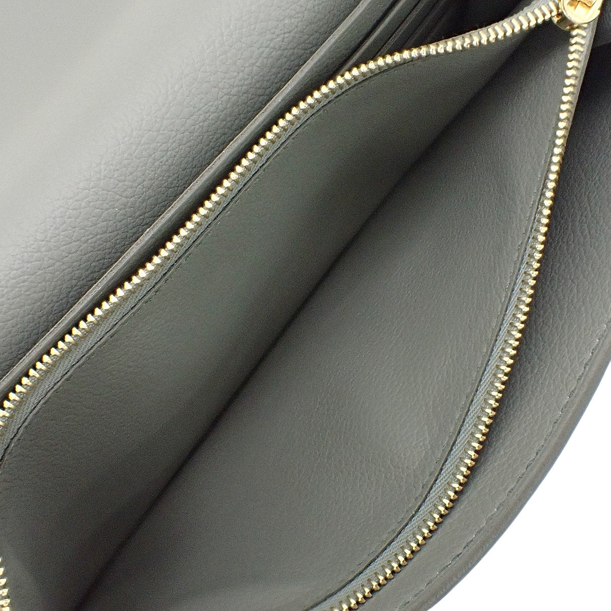 Constance Long To Go Evercolor Vert Amande Gold Hardware K stamp