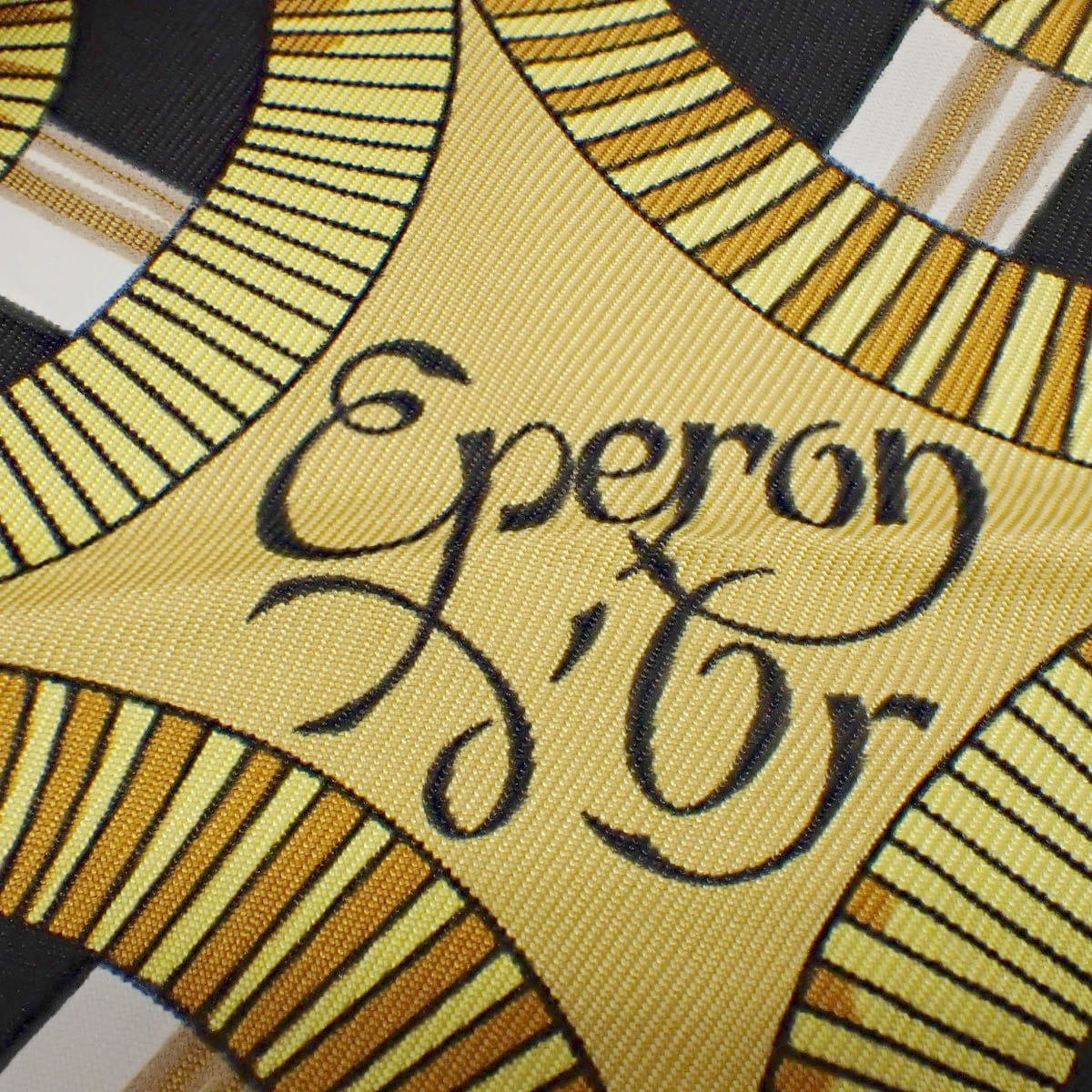 Eperon d'or 黄金の拍車 カレ90 大判スカーフ シルク