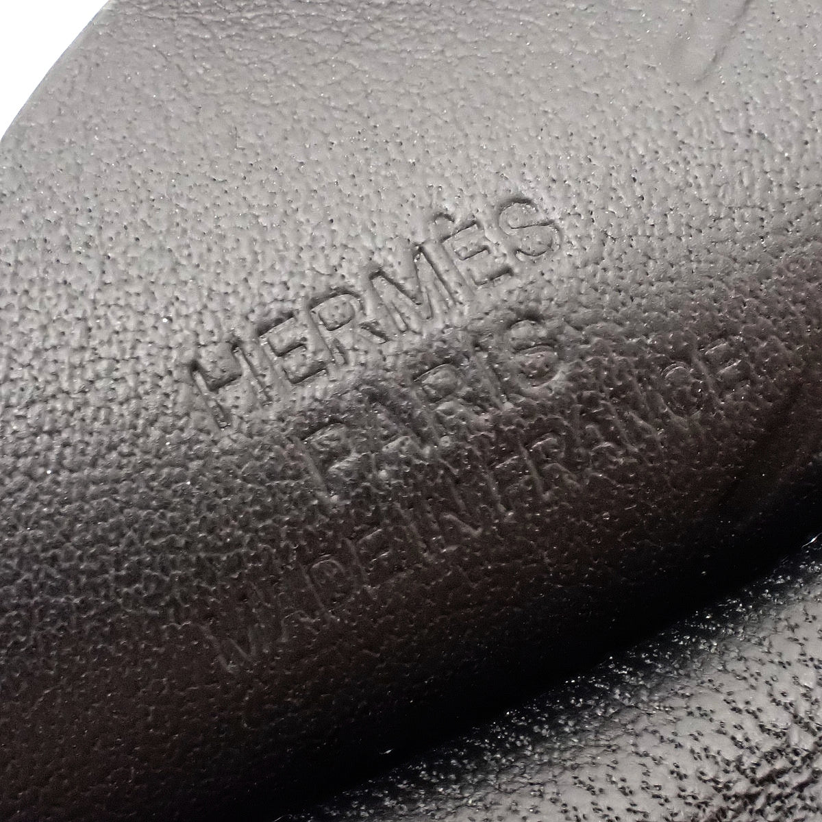 Rodeo charm Pegasus PM Agneau Milo Swift leather Black/Etoupe W-engraved